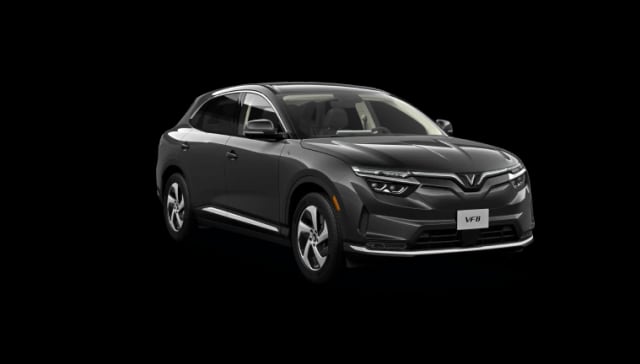 VinFast VF 8 Eco in black, front three-quarter view